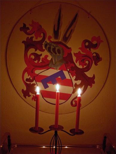 Das Reifenberger Wappen in der Burghütte.