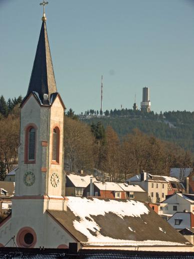 blick zum Feldberg von der Burg.